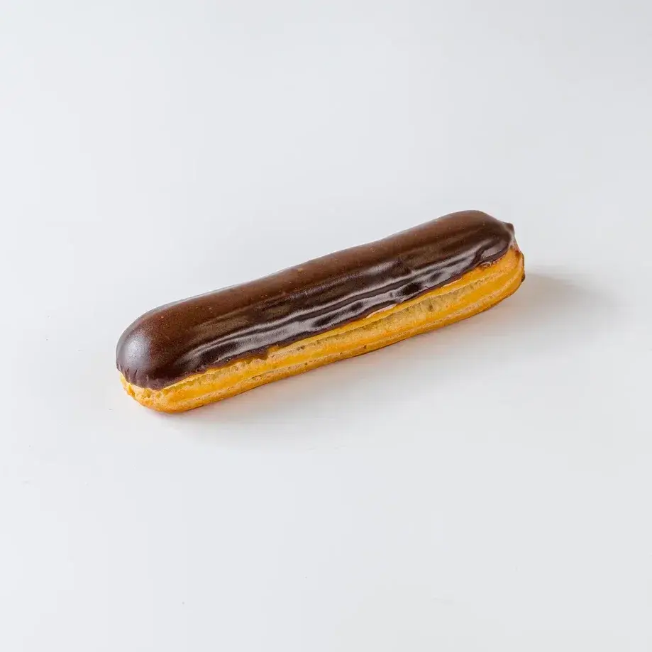 Эклер шоколадный