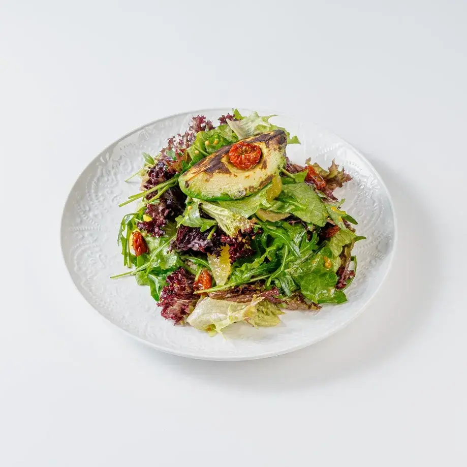 Теплый салат из полбы и ячменя с цитрусовым винегретом